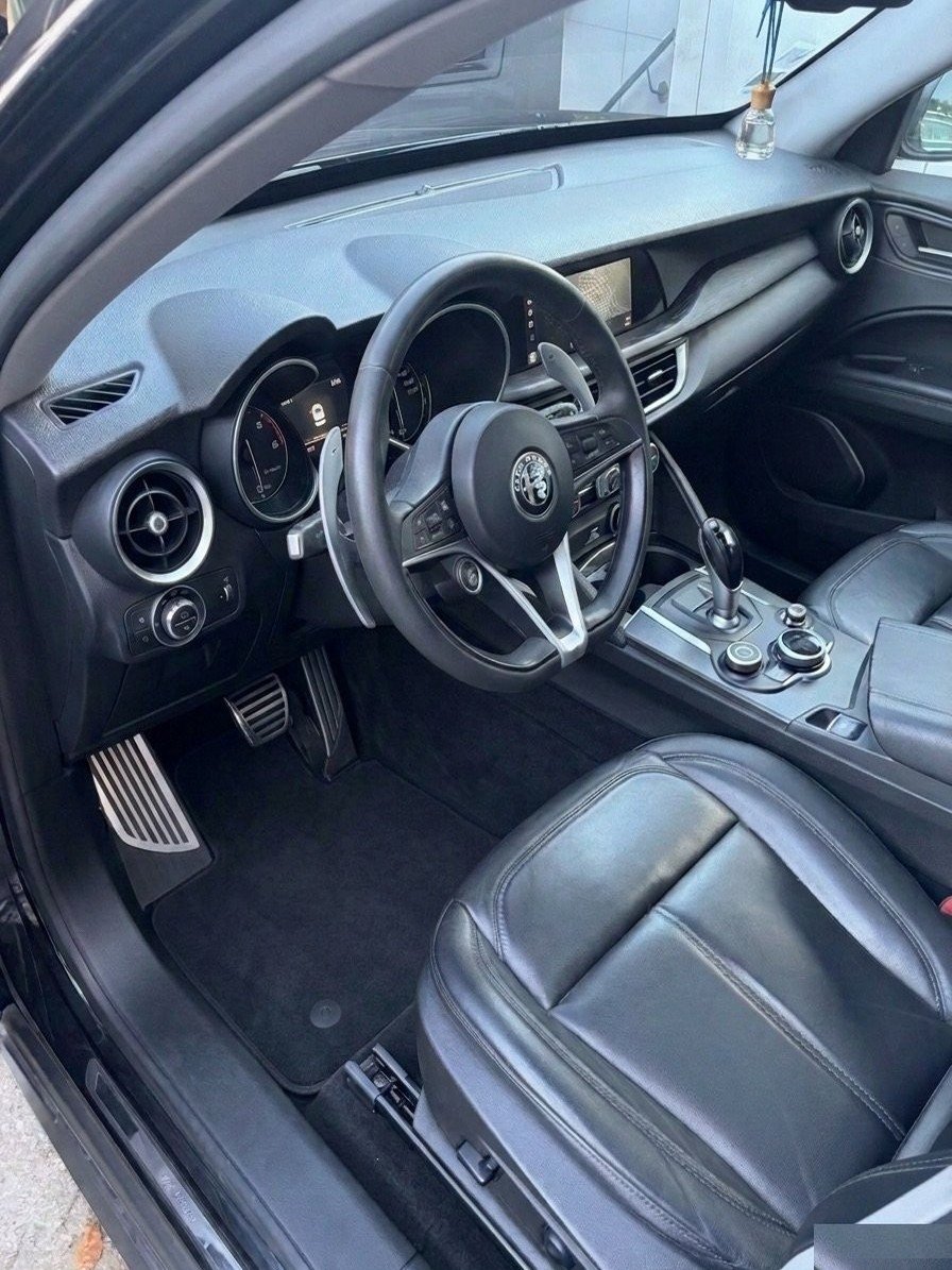 Alfa Romeo nettoyée — Noble & Cleaning